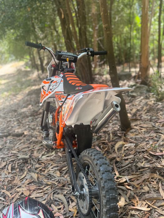 Mota 50 como nova