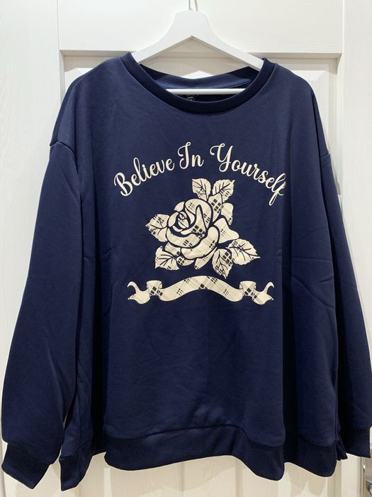 Granatowa damska bluza slogan i nadruk kwiatowy rozmiar 50 nowa