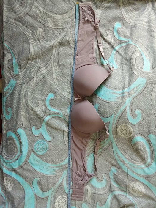 Бюстгальтер великого розміру