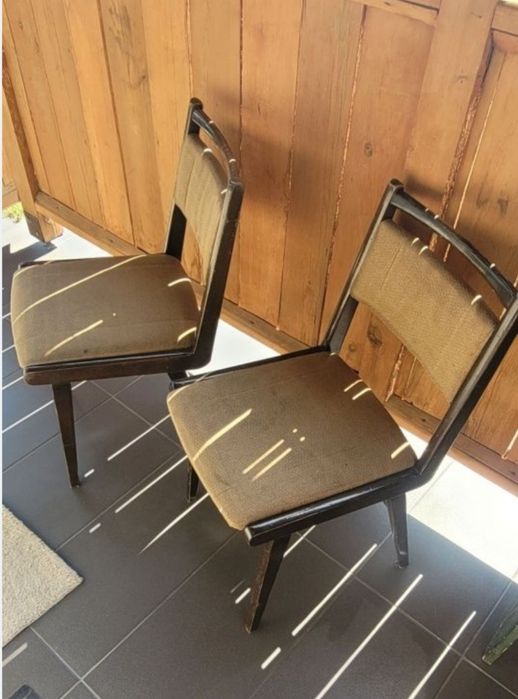 Dwa krzesła PRL w niezłym stanie