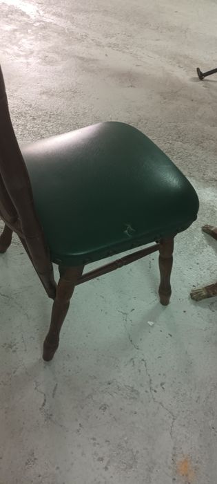 Mesa de jogos com 2 cadeiras