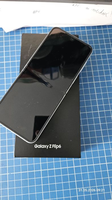 Samsung Galaxy Z Flip6