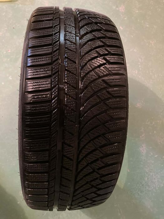 4 szt Opony KUMHO WinterCraft,  225/40/19