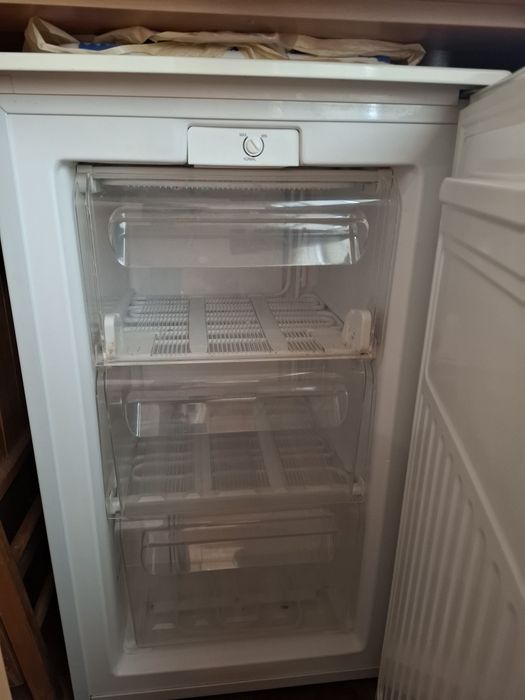 Продаётся морозильная камера  PKM.