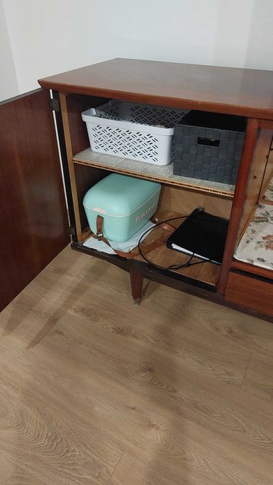 Móvel aparador antigo