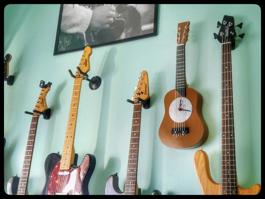 Guitarra relógio para decoração