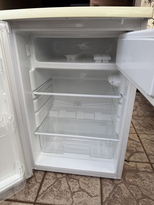 Frigorifico Pequeno c/ congelador 85cm