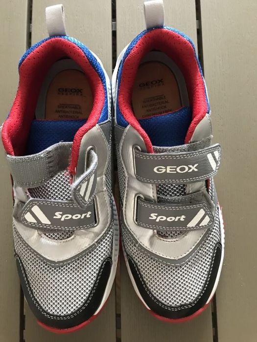 Продаються Кросівки