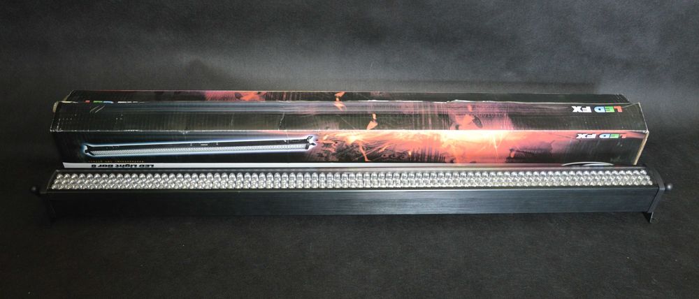 Showtec Led Light Bar 8 belka LED 4 szt.