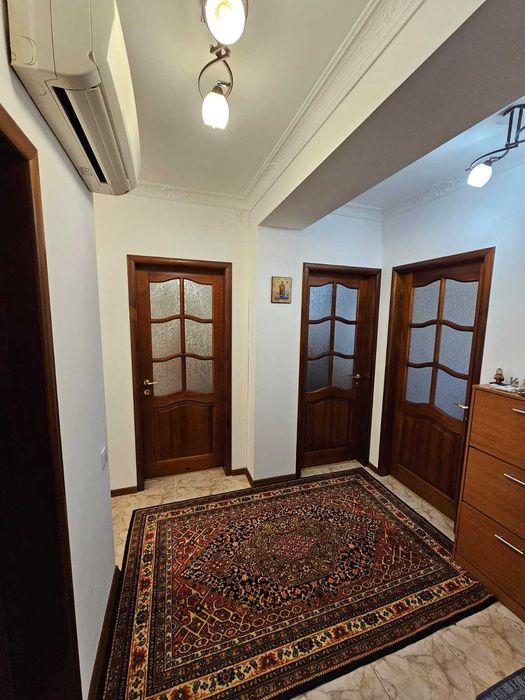 Квартира в новому будинку  з меблями та технікою