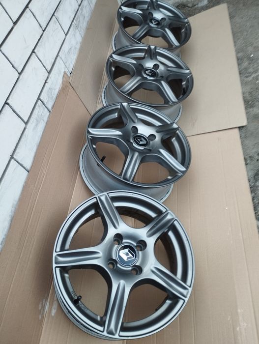R15 4 100 диски Renault/Germany.