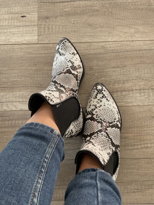 Botki Catwalk damskie wężowy wzór czarno-białe, rozm. 37 – nowe