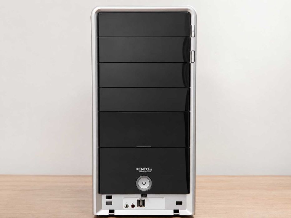 Lote de computadores, monitores e gravador Sony — tudo a funcionar