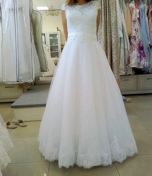 Весільна сукня продам