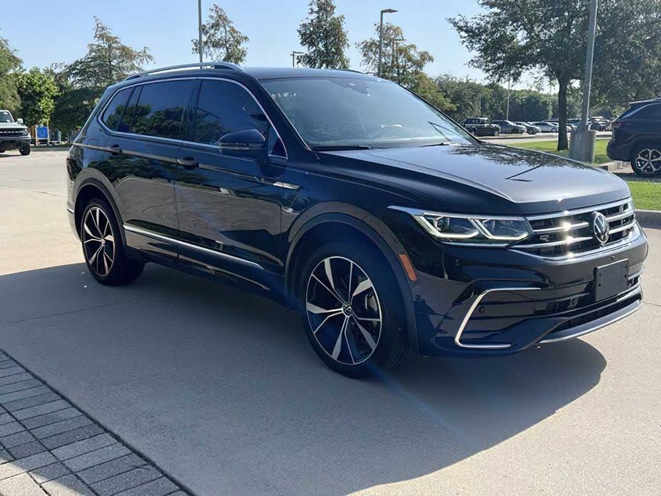 Volkswagen Tiguan SEL R-Line 4Motion      2024