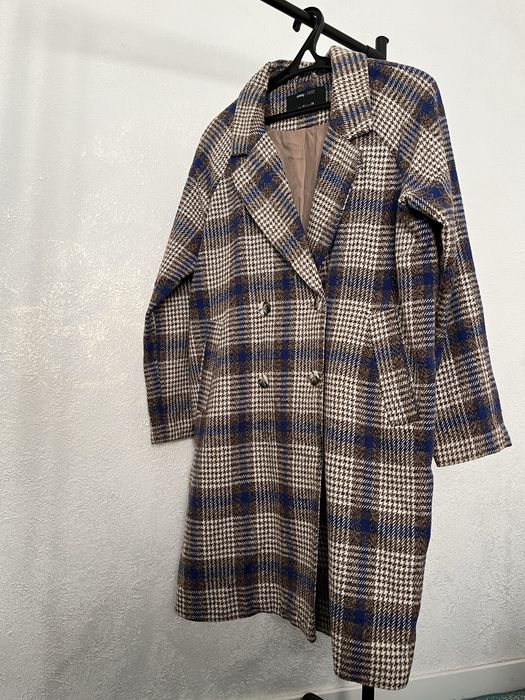 Весняне пальто в ідеальному стані