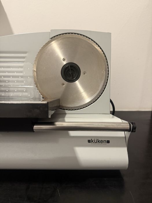 Fiambreira Elétrica Küken 200W – Como Nova