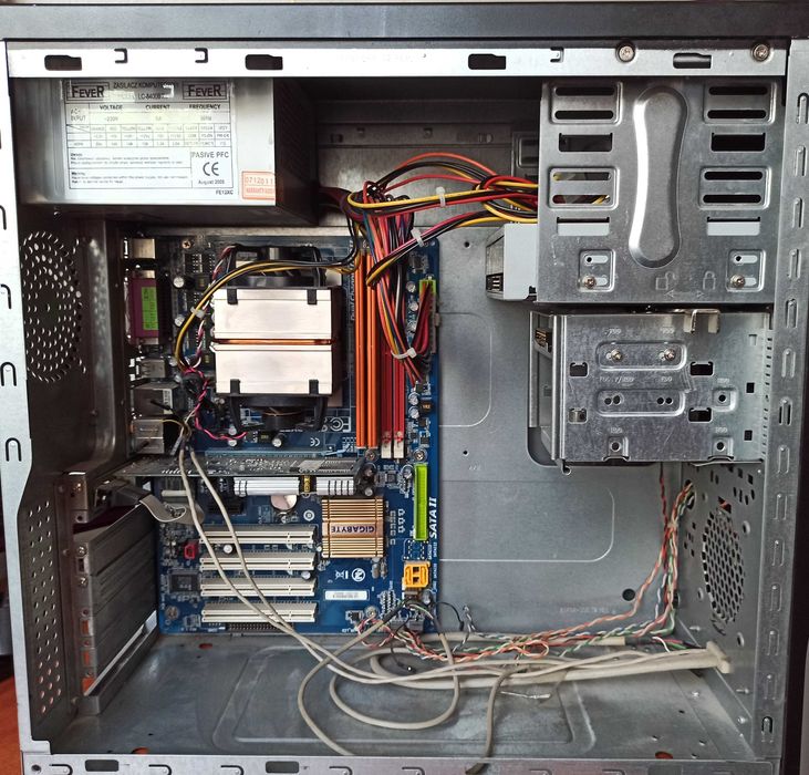 Sprawny Komputer Athlon 64 X2 4400+, 2 GB Ram, GF6200, M52L-S3, 400W