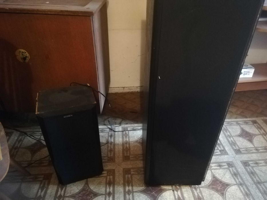 Wieża Sony  model STR- D209 6 elementów + 4 glosniki