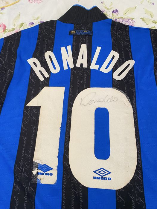 Camisa do inter de milão autografada pelo ronaldo