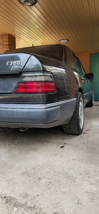 Mercedes Benz 300E