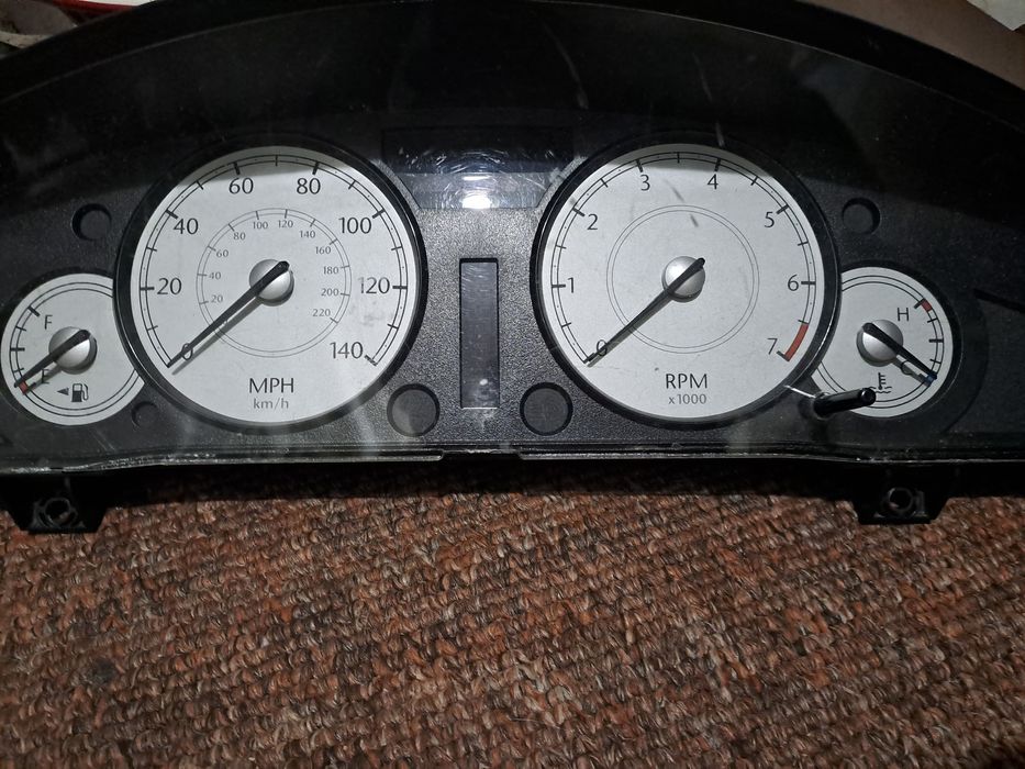 Продам панель Chrysler 300 2006 оригинал