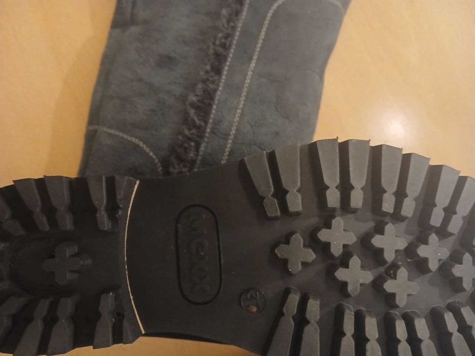 Молодіжні жіночі чоботи.