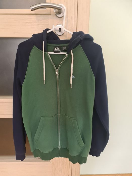 Bluza z kapturem Quick Silver. B d stan. Rozmiar S