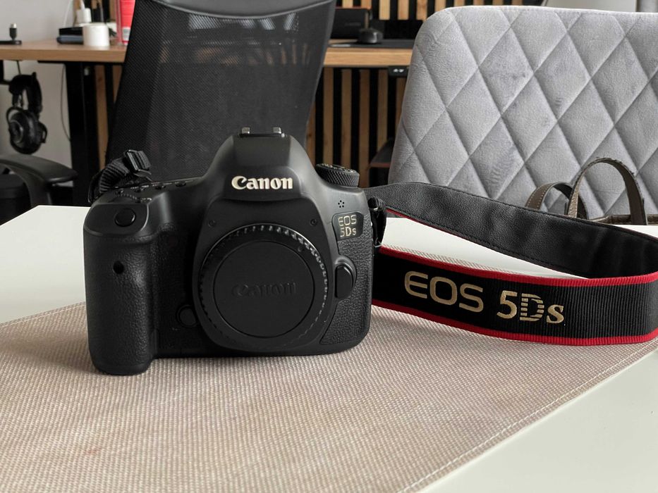 Canon EOS 5Ds body + dodatki, niski przebieg