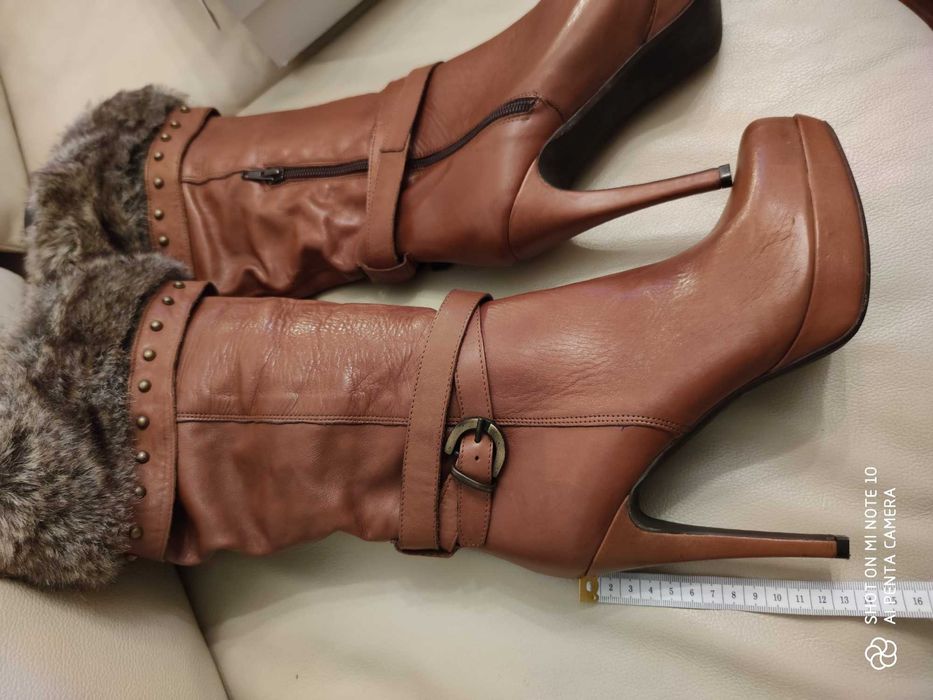 Efektowne Kozaki Venezia