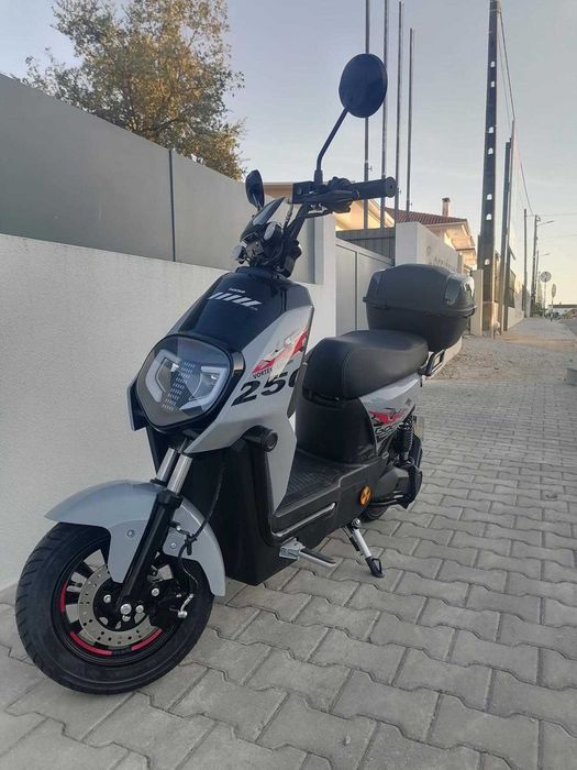 Vendo scooter elétrica