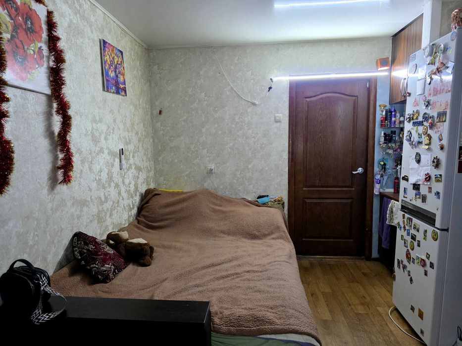 ПРОДАЖ дві кімнати в гуртожитку між метро Нивки та Сирець