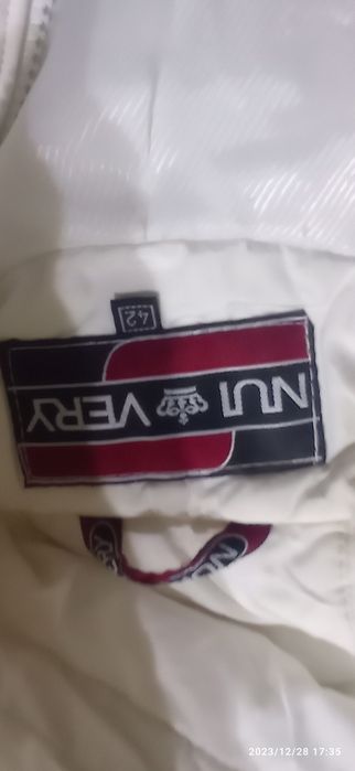 Куртка зимова розмір 42