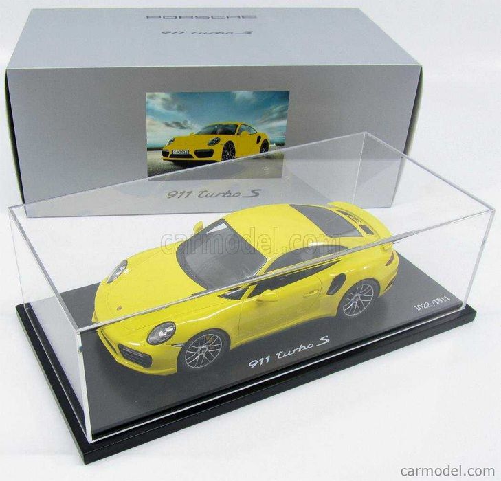 7 Porsches GT3 RSR + 1/18 + Spark + Vitrine Acrilico + Resina