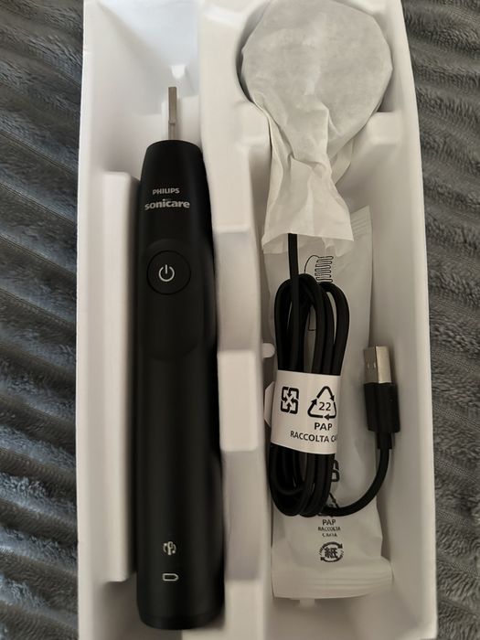 Электрощетка Philips Sonicare 5300