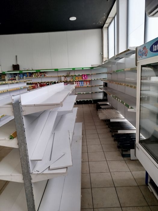 Estantes centro supermercado