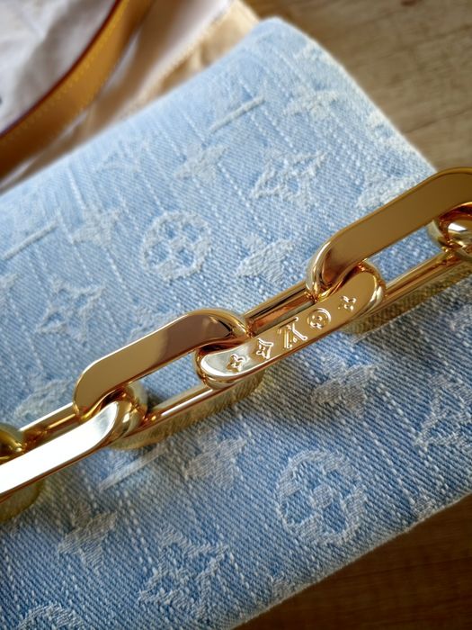 Брендова сумка Louis Vuitton Coussin BB Sky Blue Denim