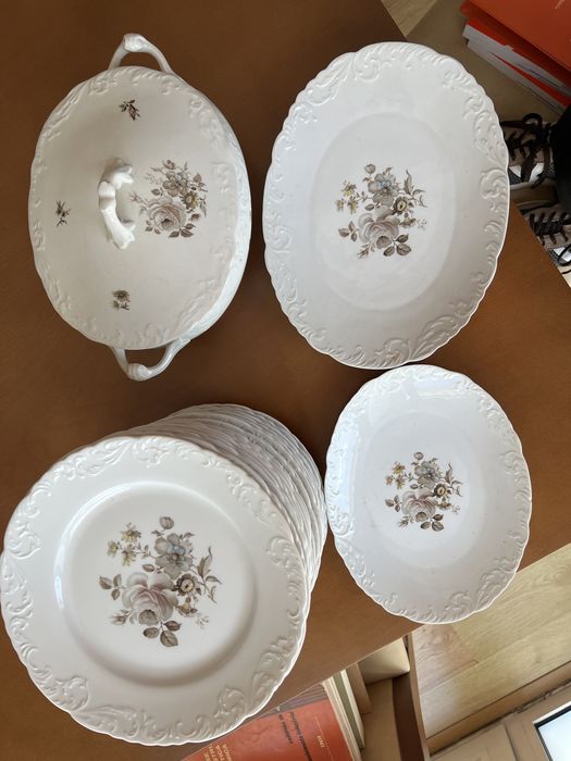 Serviço de jantar antigo - Porcelana Spal