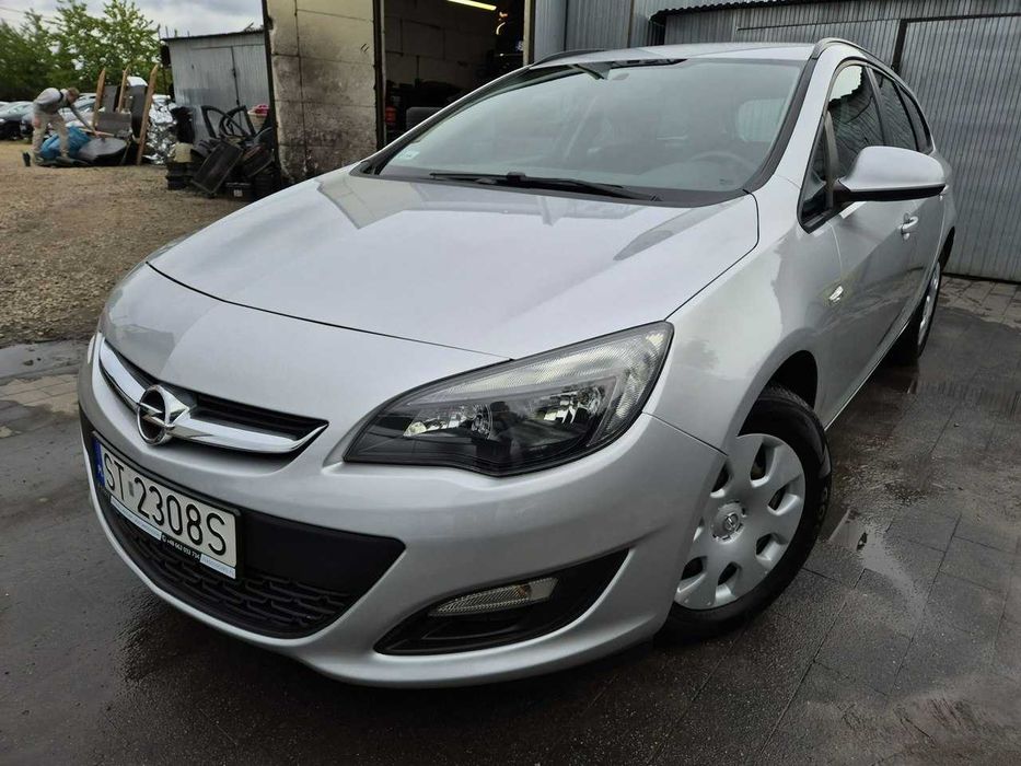 Wynajem auta Wypożyczalnia samochodów Opel Astra J 1.6 diesel 110km 2016