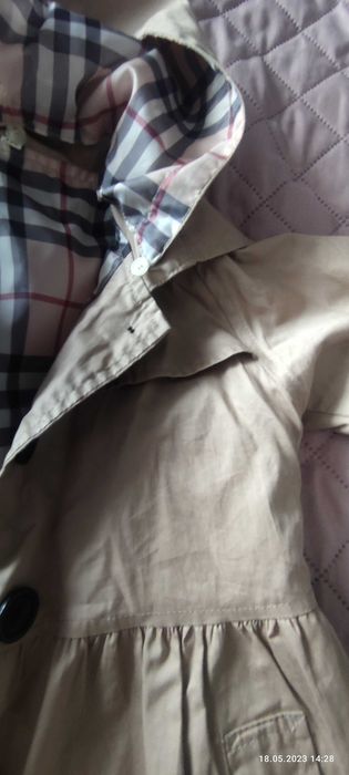 Elegancki lekki płaszcz 116-122 z kapturem