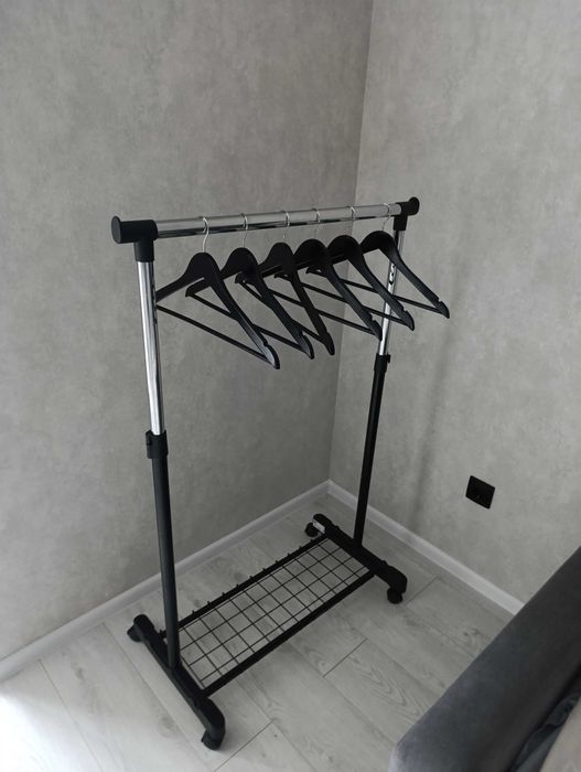 Новобудова р-н Центр. Київський майдан пог 500,  доб 900