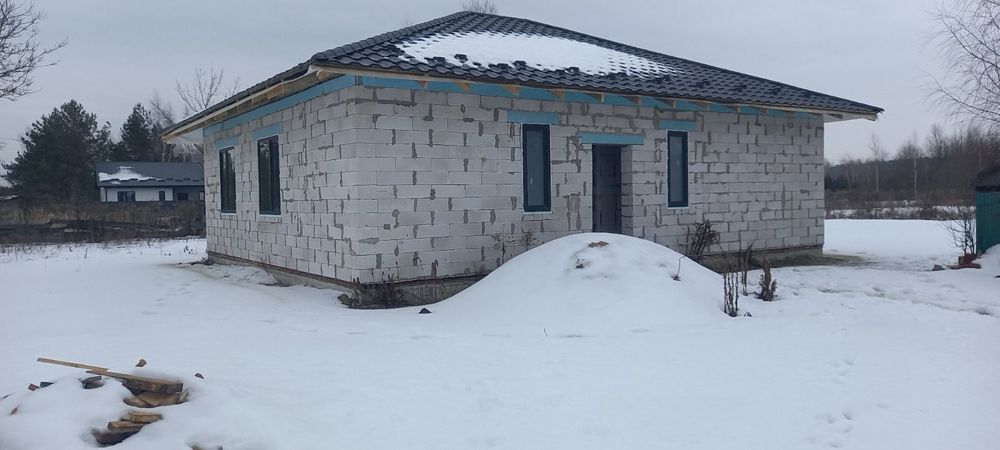 Продаж  сучасного будинку   в селі Озерце