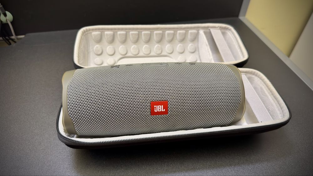 Портативна колонка JBL Charge 4