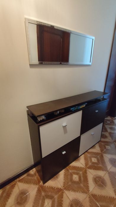Sapateira com oferta de espelho