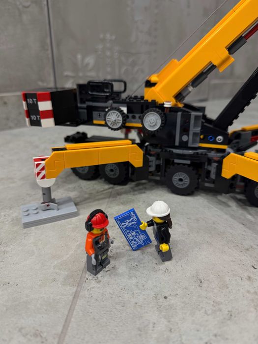 LEGO City 60409 Жовтий мобільний будівельний кран