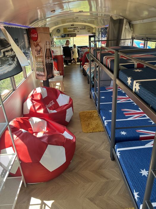 SKORZĘCIN noclegi w amerykanskim kamperze wolne pokoje SCOOL BUS