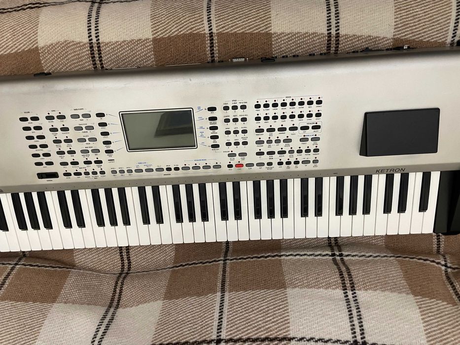 Синтезатор Ketron SD1