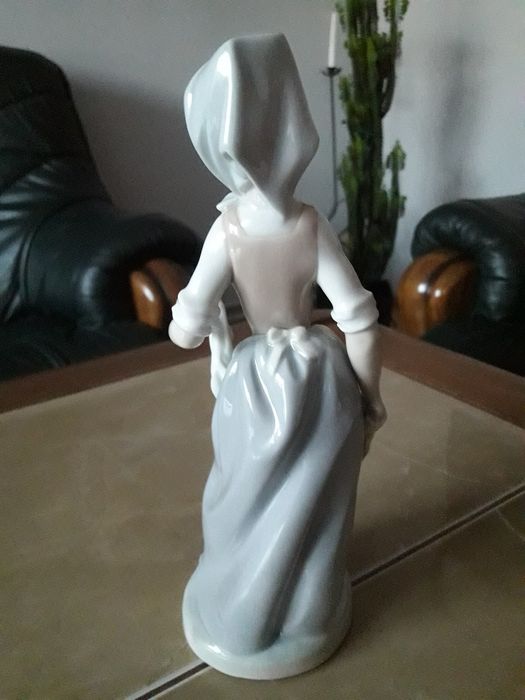 Porcelanowa figurka Nao Lladro Hiszpania