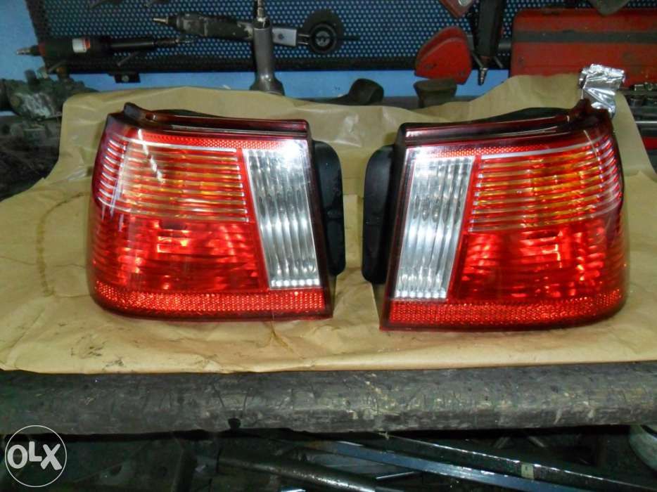 Vendo par de farolins Ibiza 2001 6k2