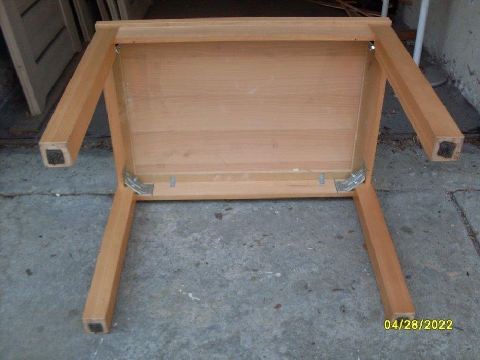 Sprzedam stół z krzesłami